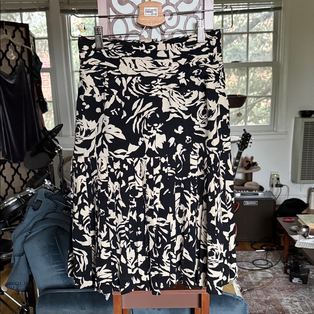 Jean-Louis Scherrer Black & Cream Floral Pleated silk Midi Skirt